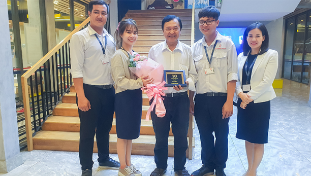 the-story-of-mr-kim-luats-10-years-of-accompanying-indochina-group