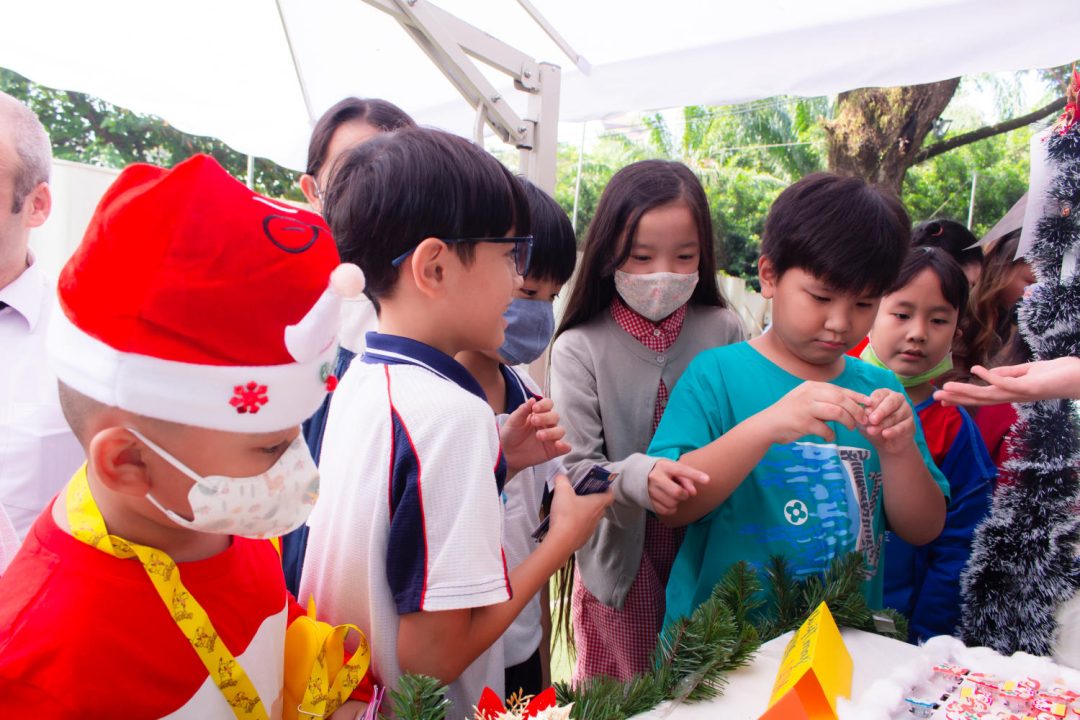 pennschool-nhung-khoanh-khac-kho-quen-cua-giang-sinh-day-sac-mau-tai-pennschool