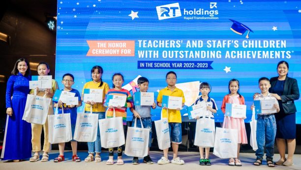 rt-holdings-organizes-the-honor-ceremony-for-teachers-and-staffs-children-with-outstanding-achievements-in-the-school-year-2022-2023