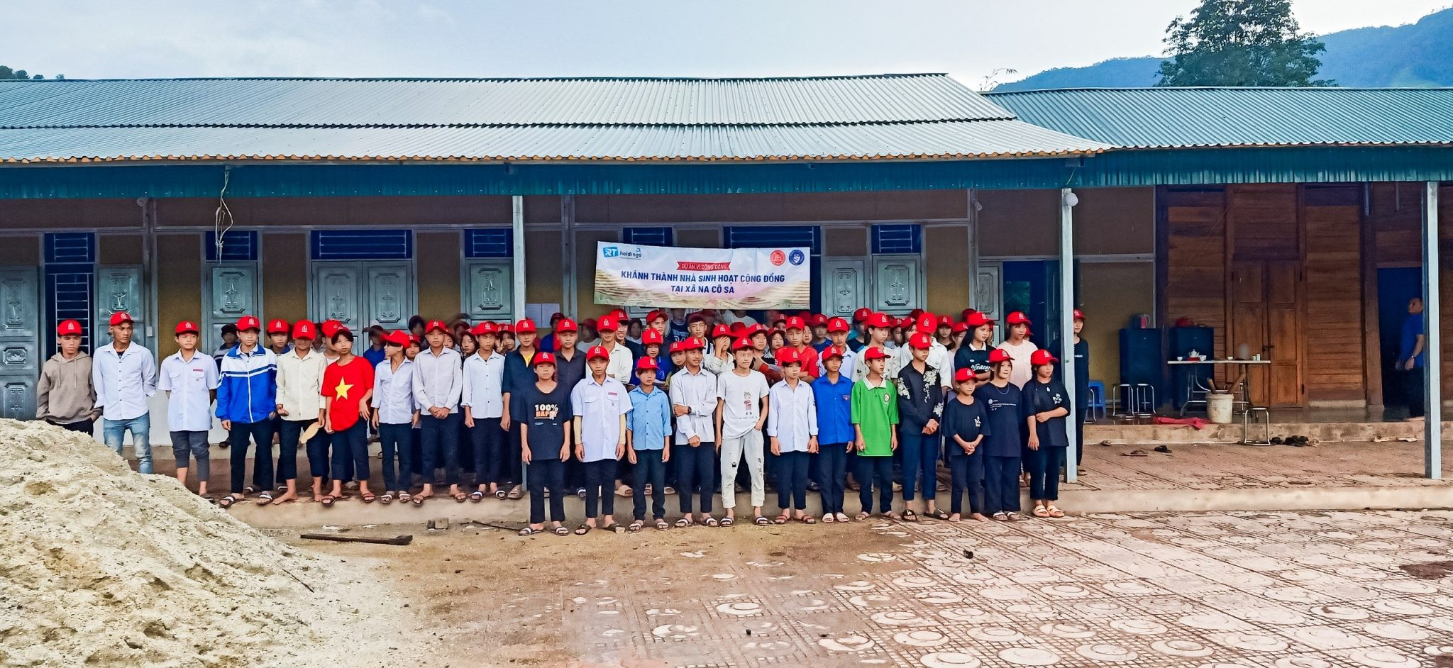 Opening a community house for students in Na Co Sa Commune, Nam Po