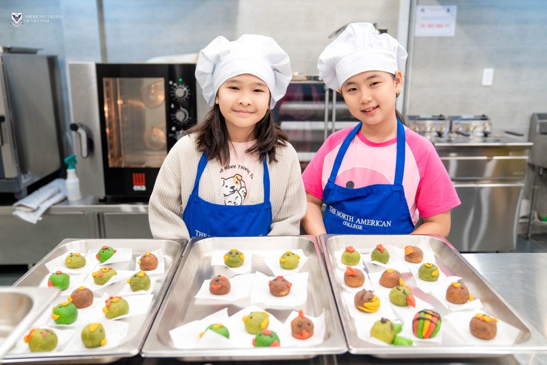 a-warm-mid-autumn-atmosphere-filled-amcolleges-kitchen-with-the-bringing-the-moon-home-specialized-class-series