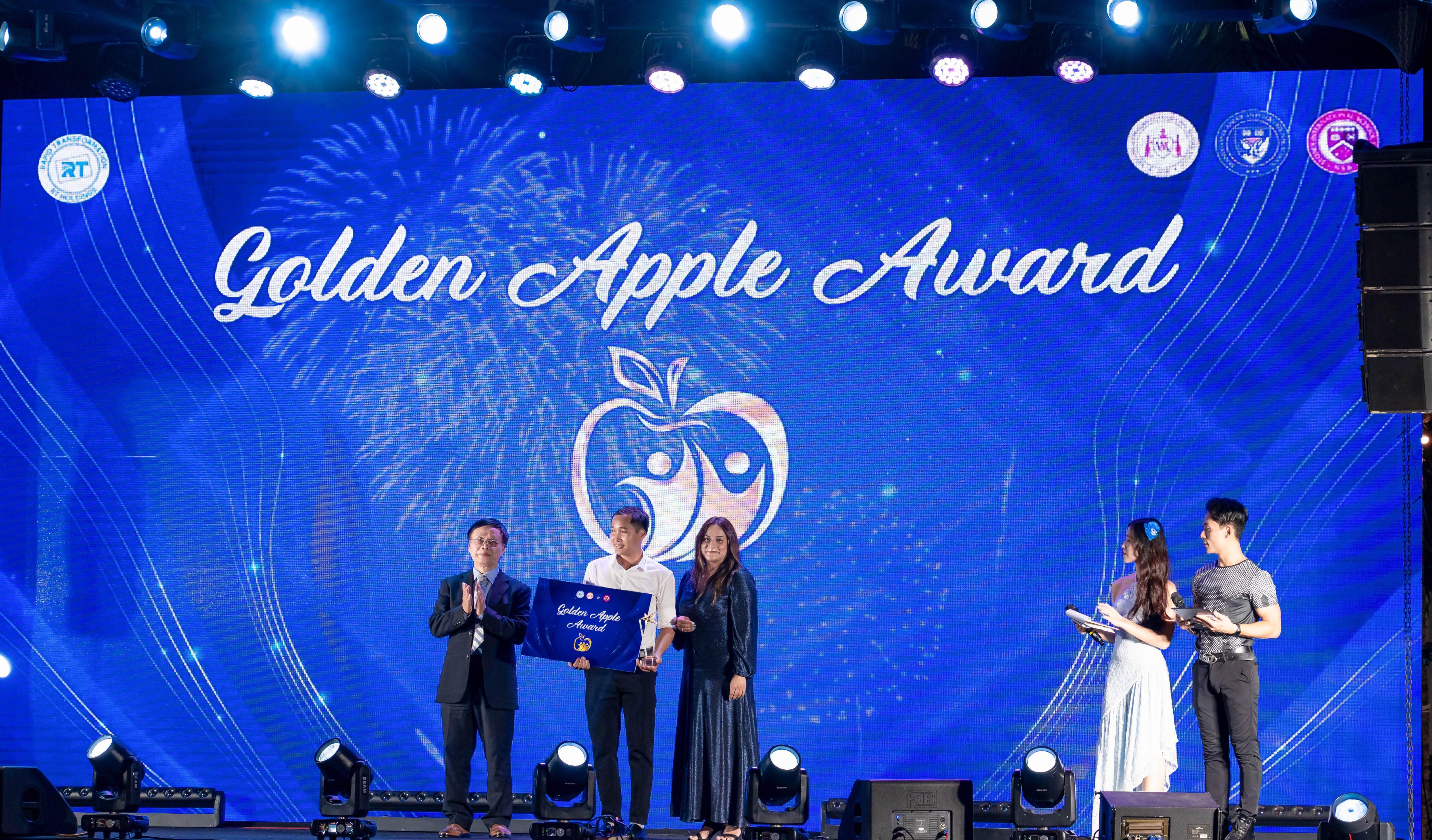 the-best-teacher-teaches-from-the-heart-not-from-the-book