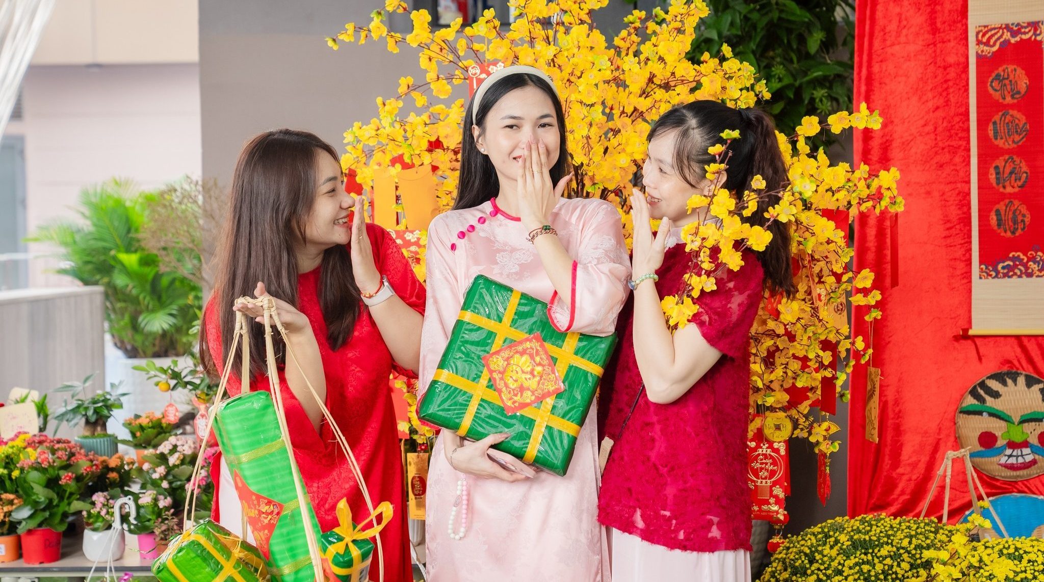 khong-khi-ron-rang-chao-don-nam-moi-tai-rt-holdings