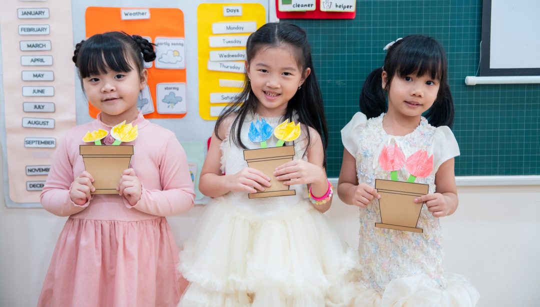 ngay-20-10-ngot-ngao-nhu-nu-cuoi-cua-moi-bong-hong-cua-rt-holdings