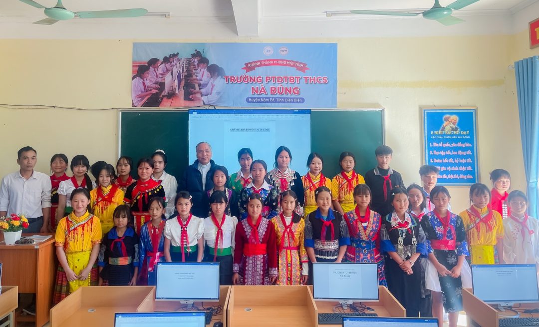 no-mountain-too-high-for-the-digital-dreams-of-tay-bac-students